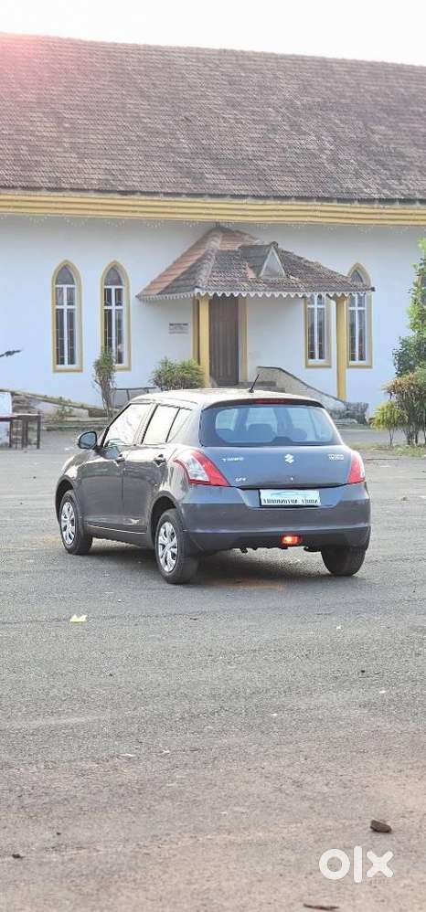 Maruti Suzuki Swift Vxi + Manual, 2017, Petrol