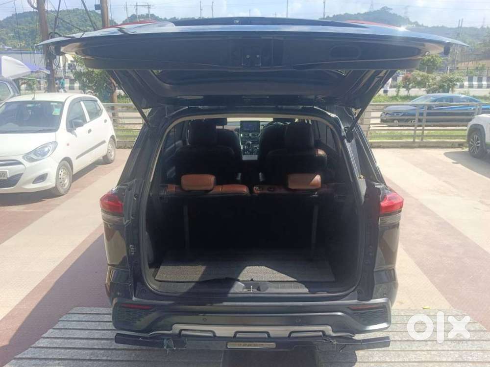 Toyota Innova Hycross 2.0 Vx Hybrid 7 Str, 2023, Petrol
