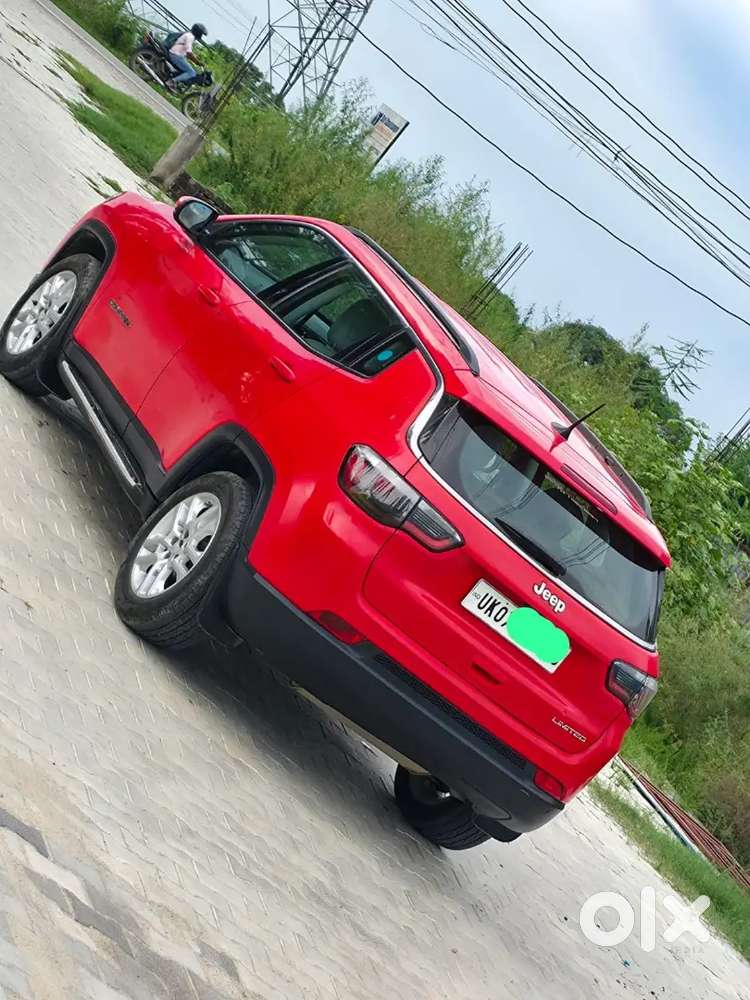 Jeep Compass 
1st Owner 
Insurance 12/02/2027 Tak
Dono Chabi