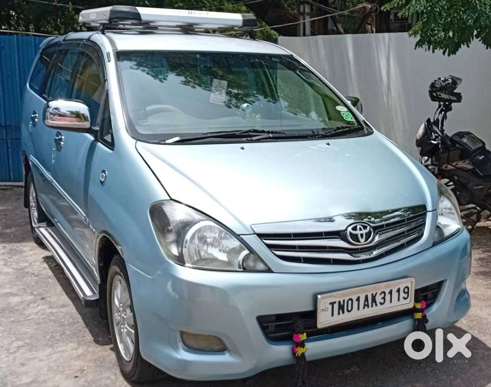 Toyota Innova 2.5v Single Owner December 2009model Fc9-12-29