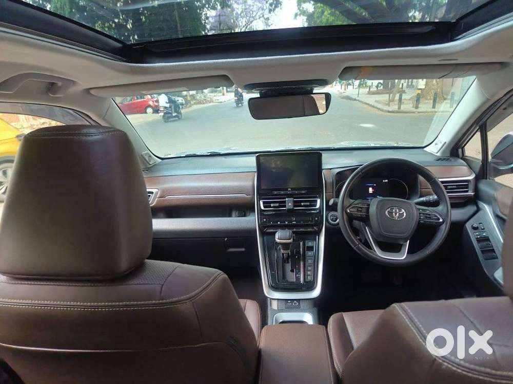 Toyota Innova Hycross 2.0 Zx Hybrid 7 Str, 2024, Petrol