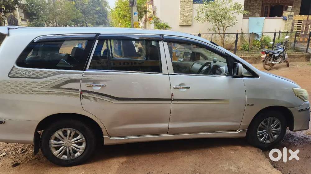 Toyota Innova 2012 Diesel Well Maintained