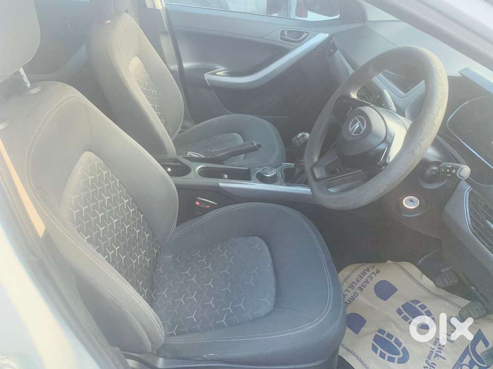 Tata Nexon, 2022, Petrol