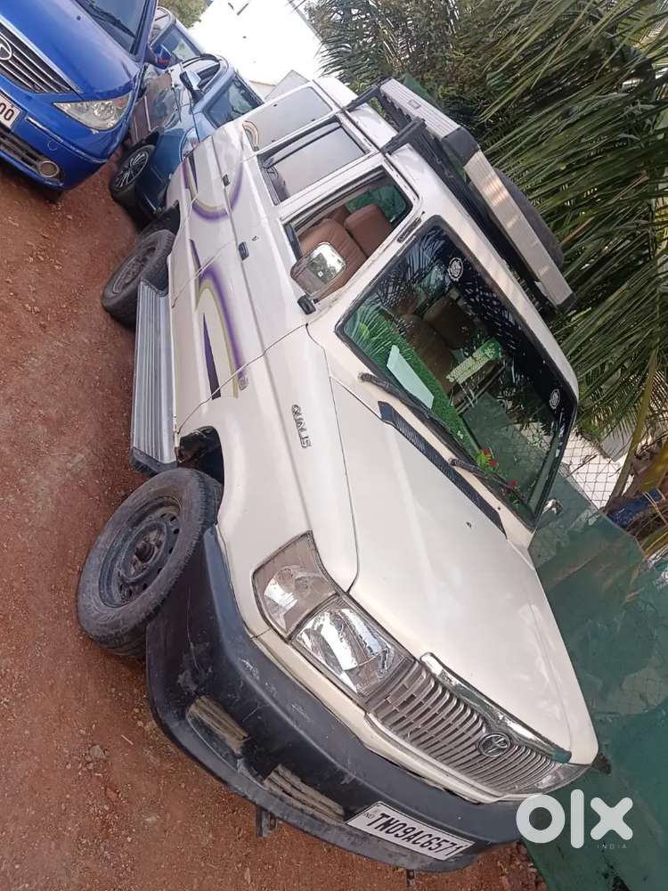 Toyota Qualis 2003 Model 250000
