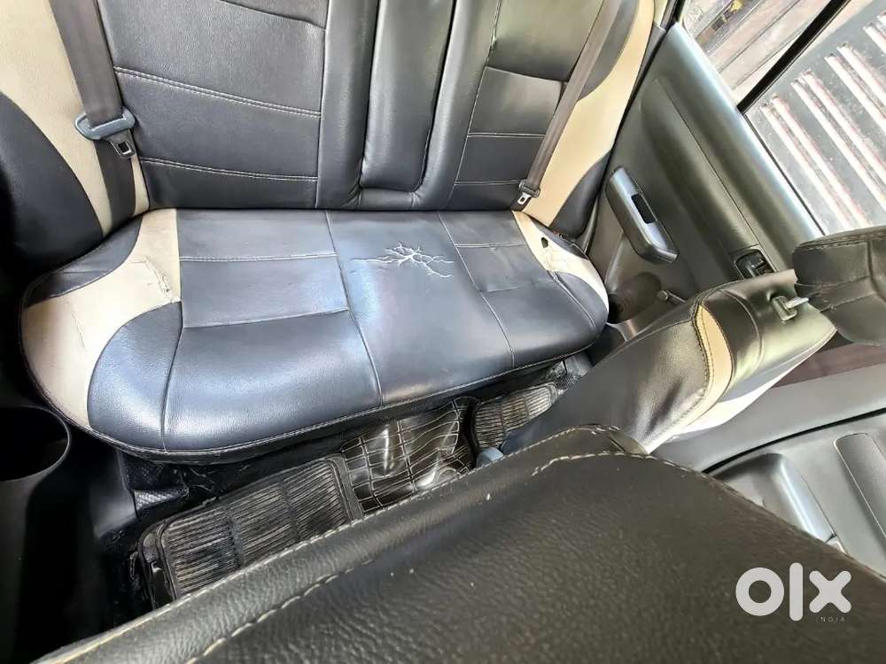 Maruti Suzuki Dzire 2015 Diesel 273303 Km Driven