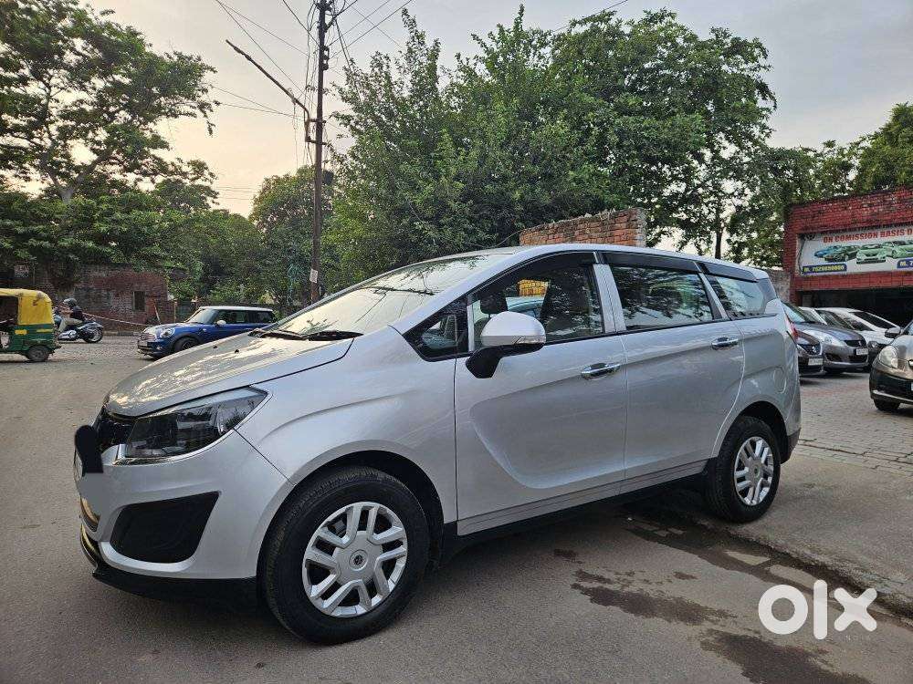 Mahindra Marazzo M4, 2019, Diesel