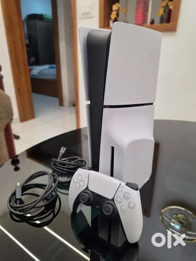 Ps5 slim disc edition 1tb, new mat edition, rarely used,neat and clean