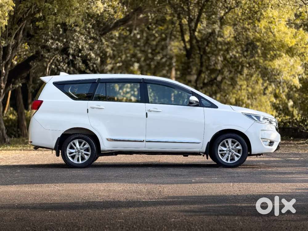 Toyota Innova Crysta 2.4 G Mt 7 Str, 2018, Diesel
