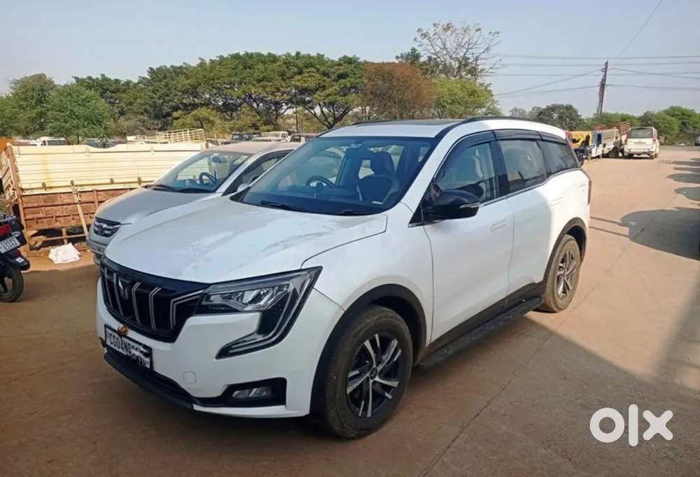 Mahindra Xuv700 Ax5 Petrol Mt 5 Str 2022