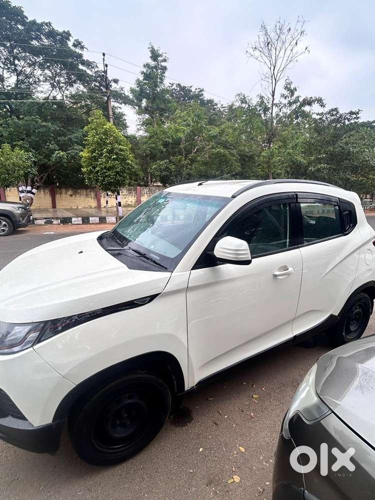 Urgent Sale Mahindra Kuv 100 2016 Petrol Good Condition