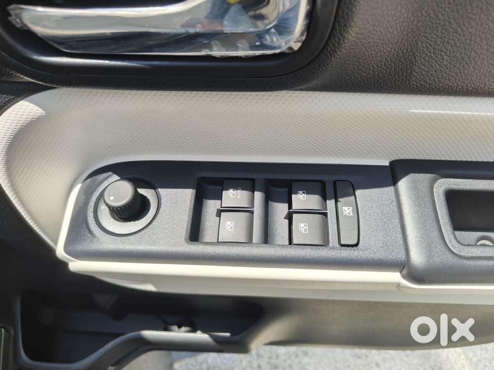 Mahindra Thar Roxx Mx5 Petrol At 2wd, 2024, Petrol