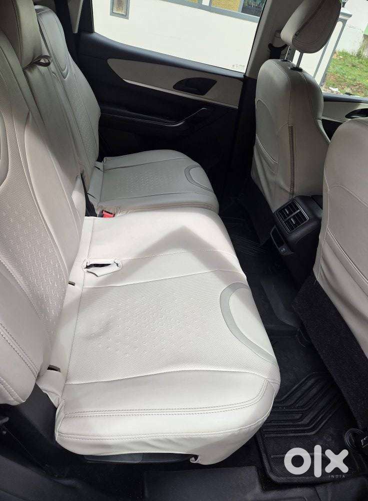Mahindra Xuv700 2.2 Ax 5 Diesel Mt 7 Str, 2023, Diesel