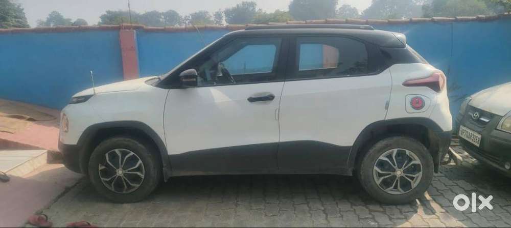 Bh Number | 24,000 Km | Brand New | Full Modified | 7-seater लेने हेतु