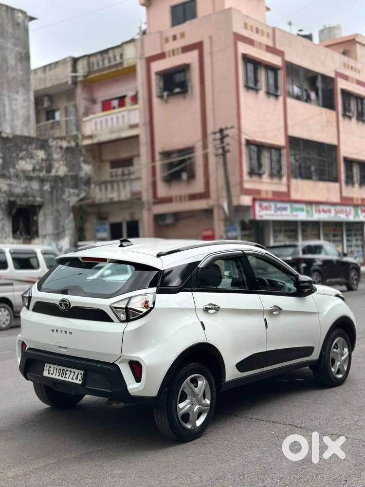 Tata Nexon, 2023, Petrol