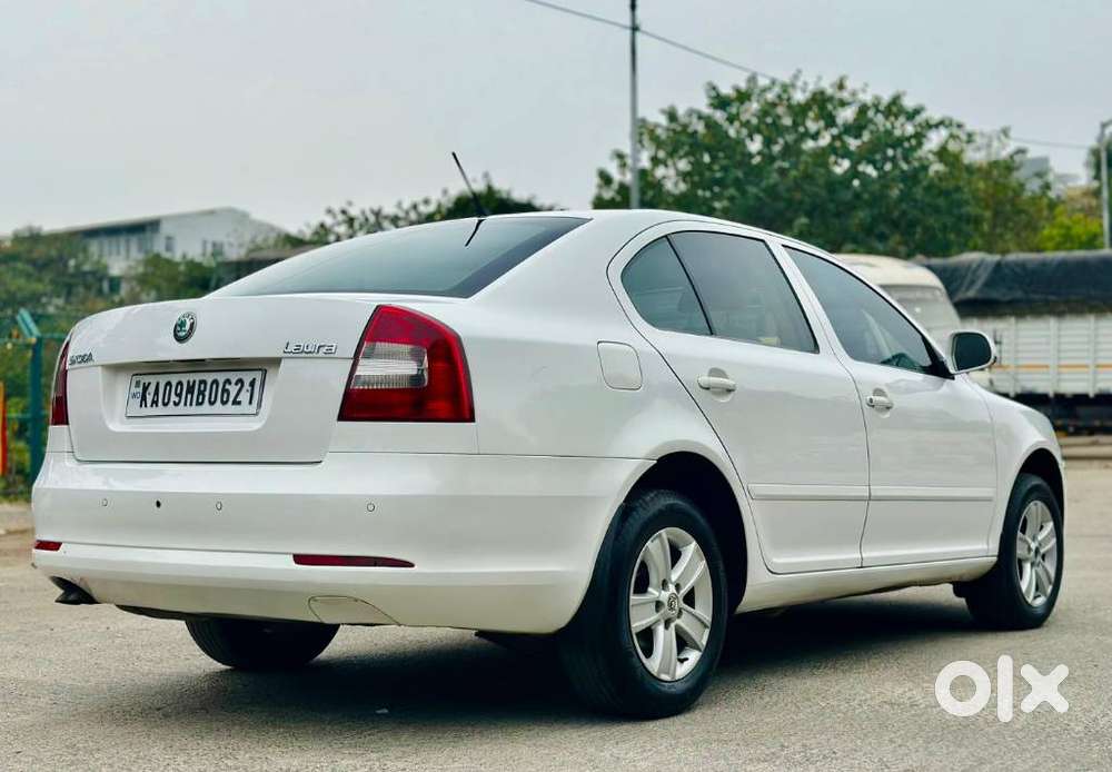 Skoda Laura Ambiente 2.0 Tdi Cr Manual, 2014, Diesel