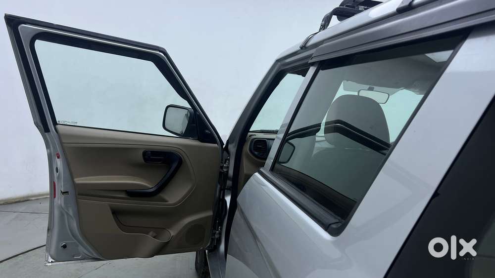Mahindra Tuv 300 T4 Plus, 2019, Diesel