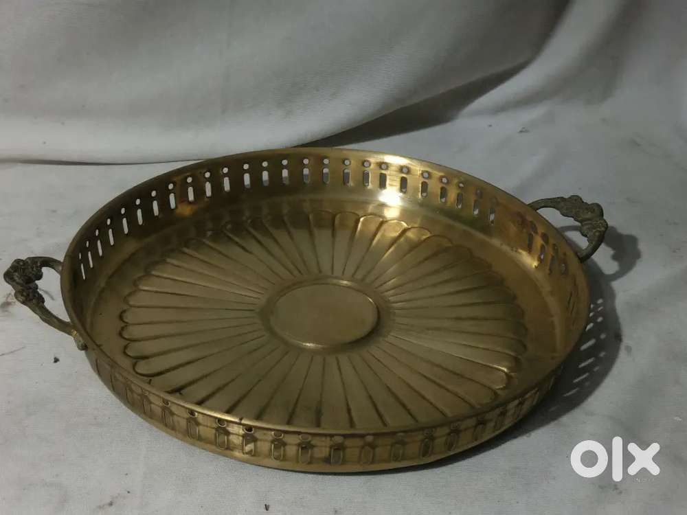 Antique pure brass solid heavy round handle trey 35/29 cm.