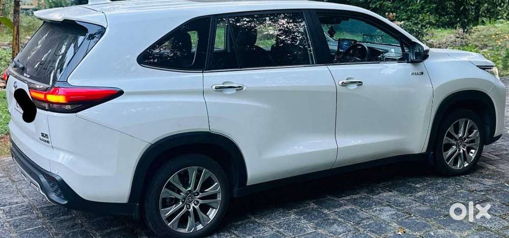 Toyota Innova Hycross 2.0 Zx (o) Hybrid 7 Str, 2023, Petrol