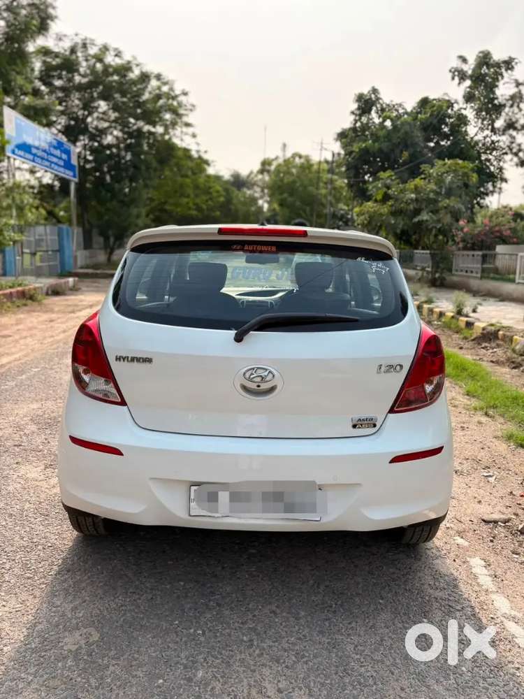 Hyundai I20 1.2 Asta 2013 September Model Top Variant Lady Driven Car.