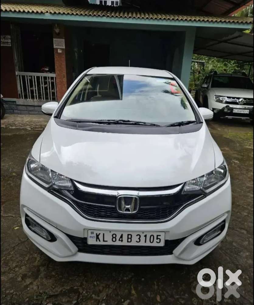 Honda Jazz 2023 Petrol Only 7000 Km Driven, Lady Doctor Used