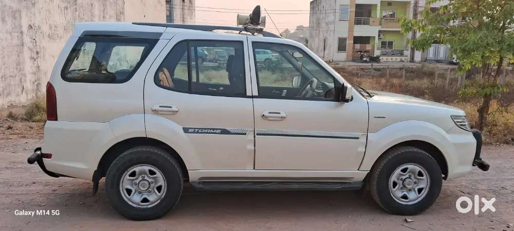 Tata Safari Storme 2016