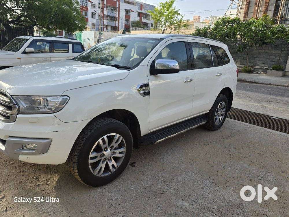 Ford Endeavour Titanium 4x2, 2016, Diesel