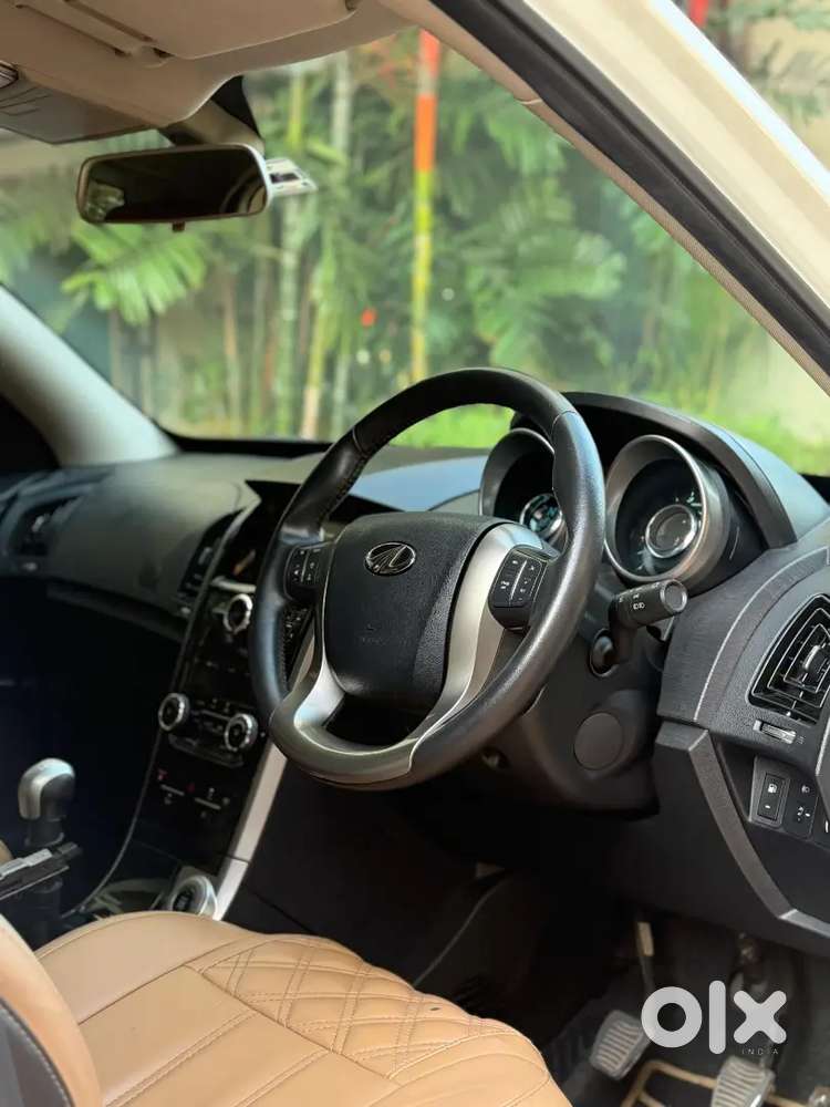 Mahindra Xuv500 W9 Diesel Manual Single Owner Sunroof 2018 Model