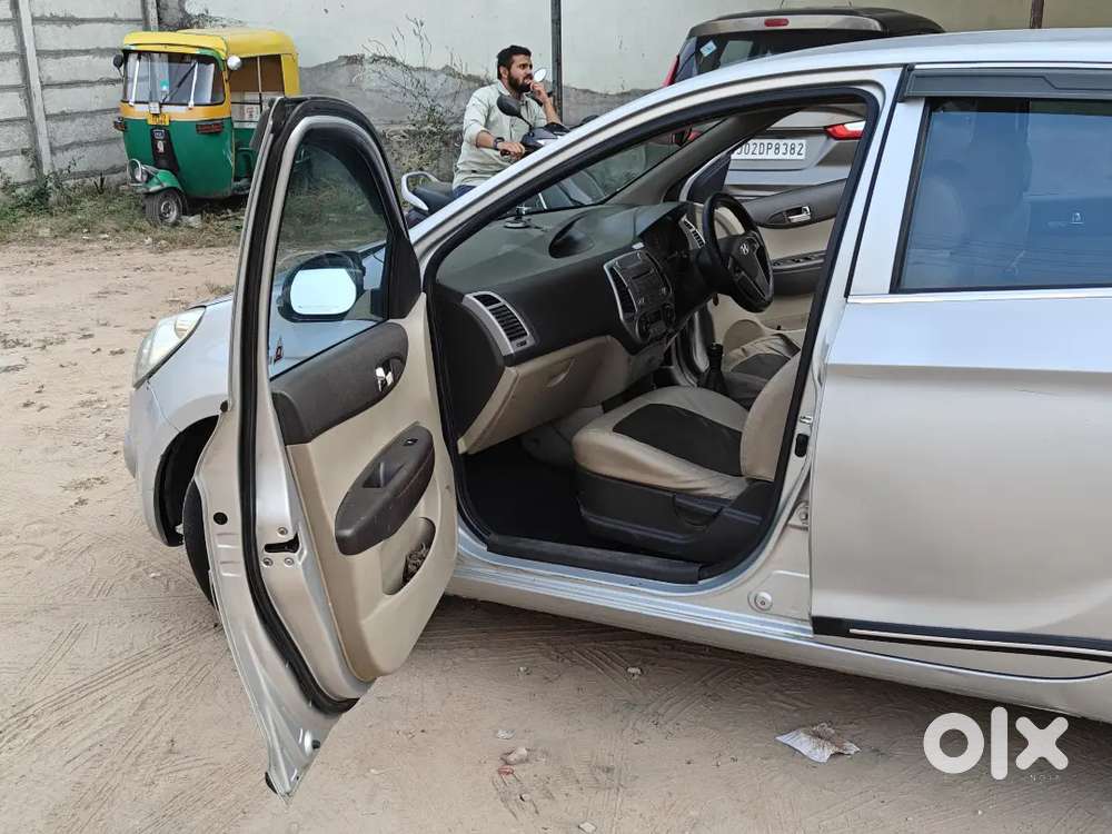 Hyundai I20 2010 Cng & Hybrids 176000 Km Driven