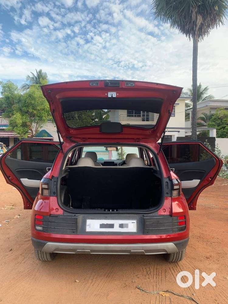 Hyundai Venue 2023 Petrol Well Maintained