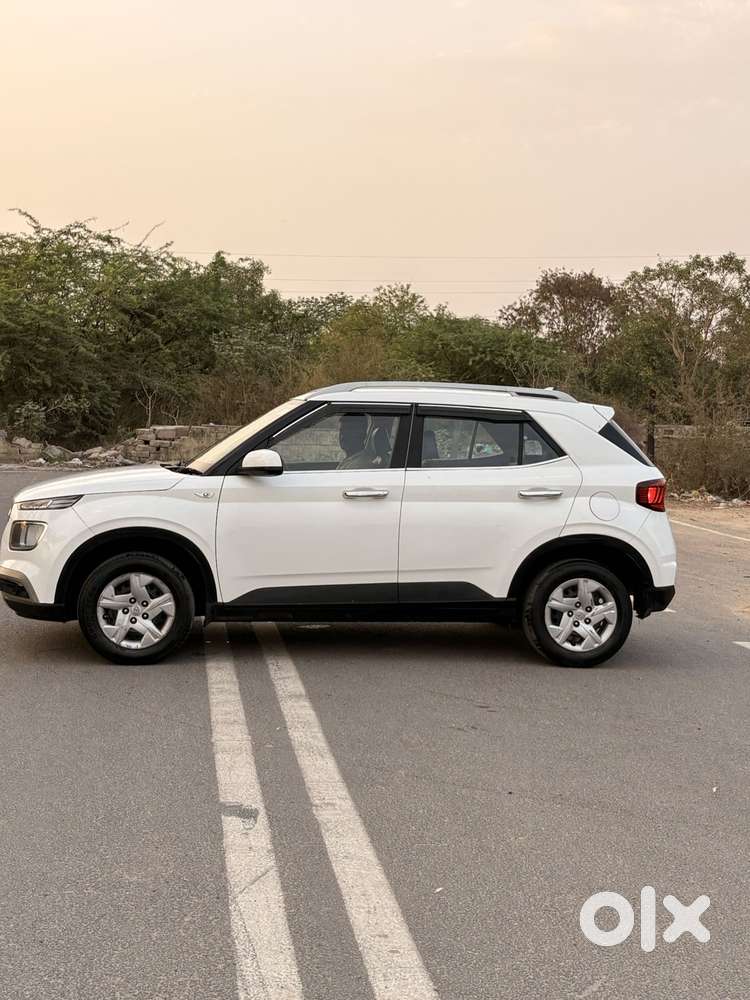 Hyundai Venue S 1.2 Petrol, 2021, Petrol