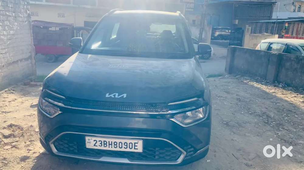 Kia Carens 2023 Diesel 80000 Km Car