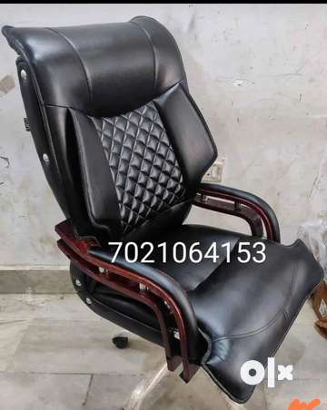 Leather office best sale desk chair