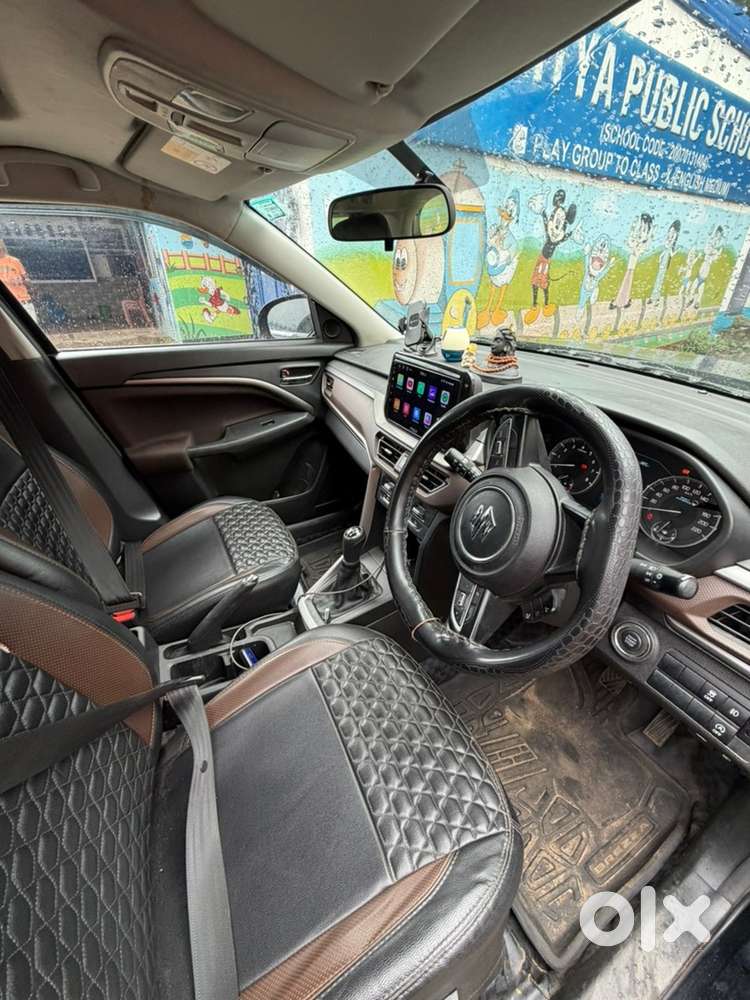 Maruti Brezza Zxi 2024
