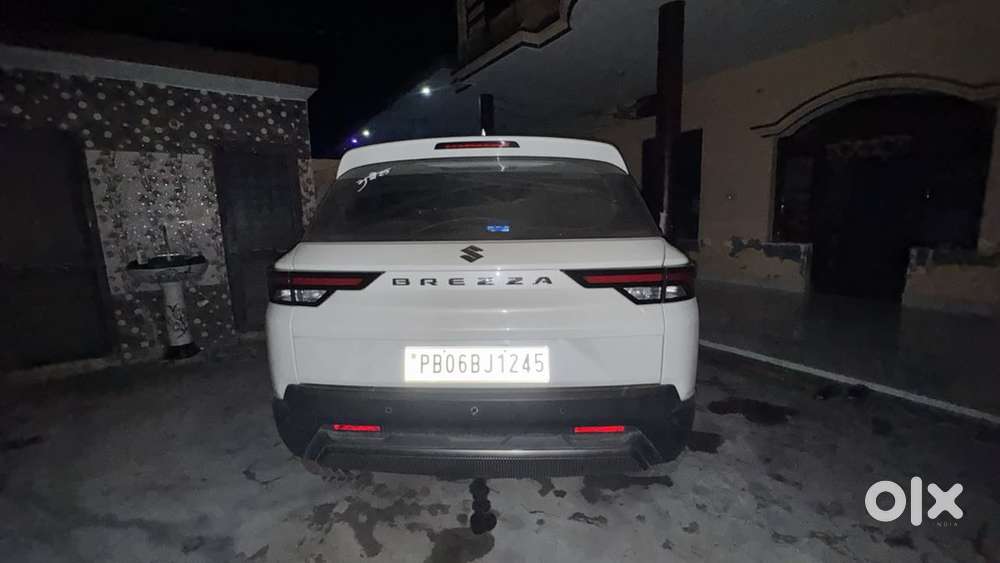 Maruti Suzuki Brezza Lxi 2024