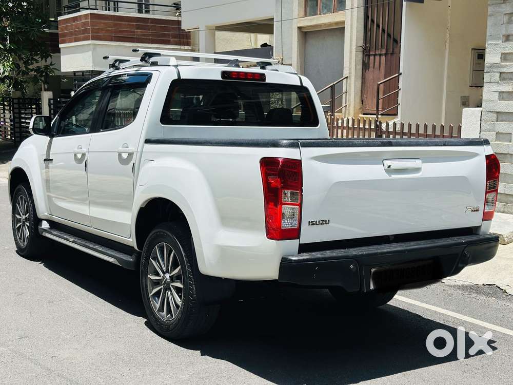 Isuzu V-cross Z Prestige 4x4 At, 2023, Diesel