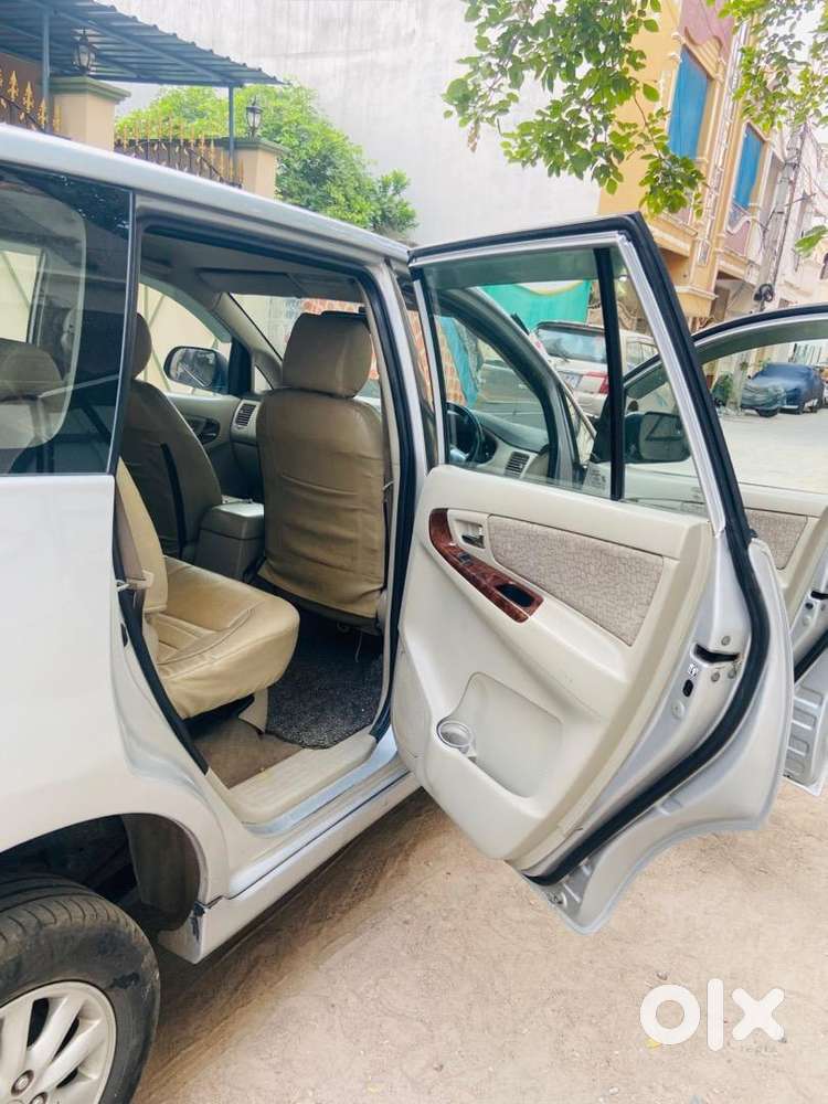 Toyota Innova 2015 Diesel Well Maintained