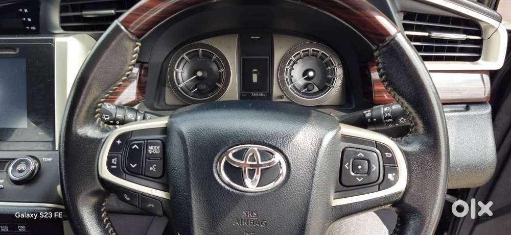 Toyota Innova Crysta 2.4 V, 2017, Diesel