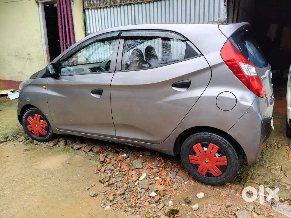 Hyundai Eon 2013 Petrol 800000 Km Driven