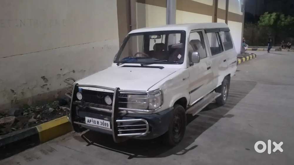 Toyota Qualis 2002 Diesel 150000 Km Driven