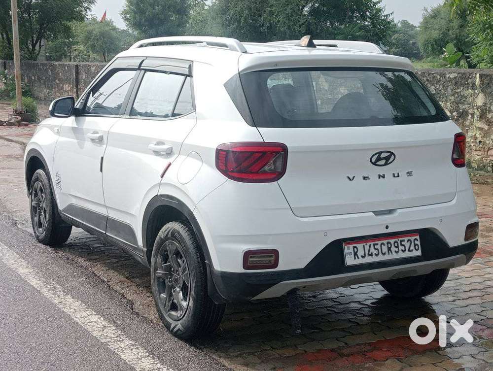 Hyundai Venue S 1.2 Petrol, 2022