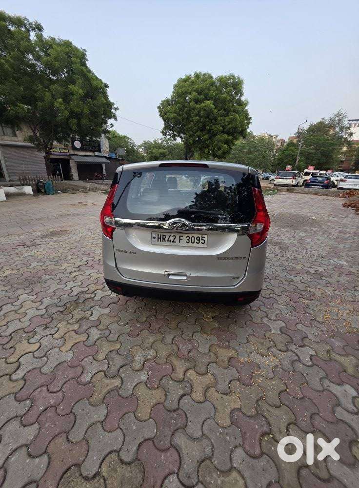 Mahindra Marazzo M6, 2018, Diesel