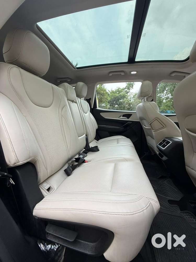 Mahindra Xuv700 2.0 Ax 7 Petrol At Str, 2022, Petrol