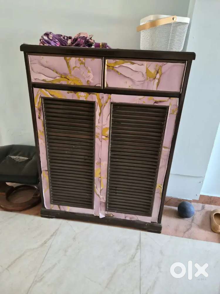 Wooden shoe rack