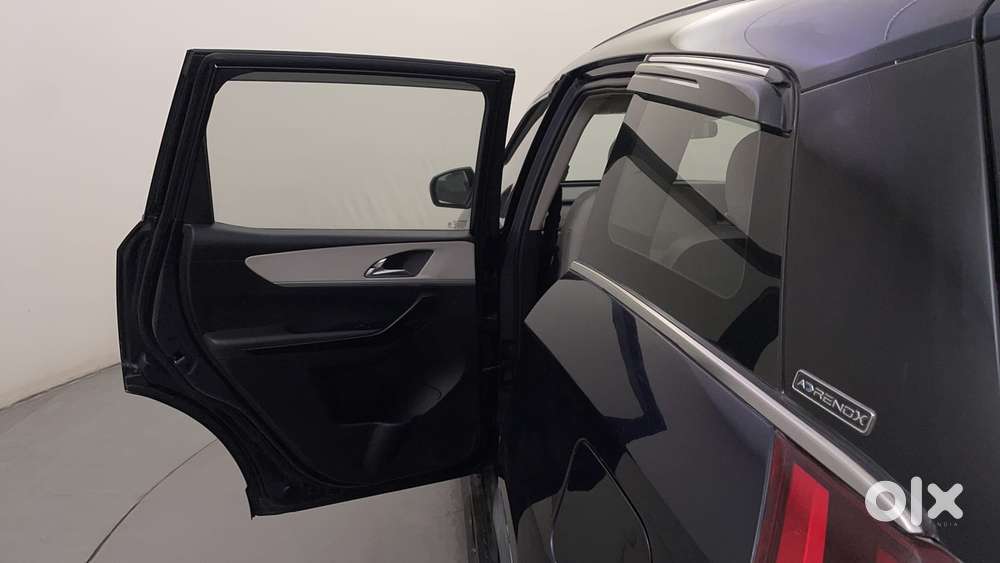 Mahindra Xuv700 2.2 Ax 7 Diesel At Luxury Pack Str, 2021, Diesel