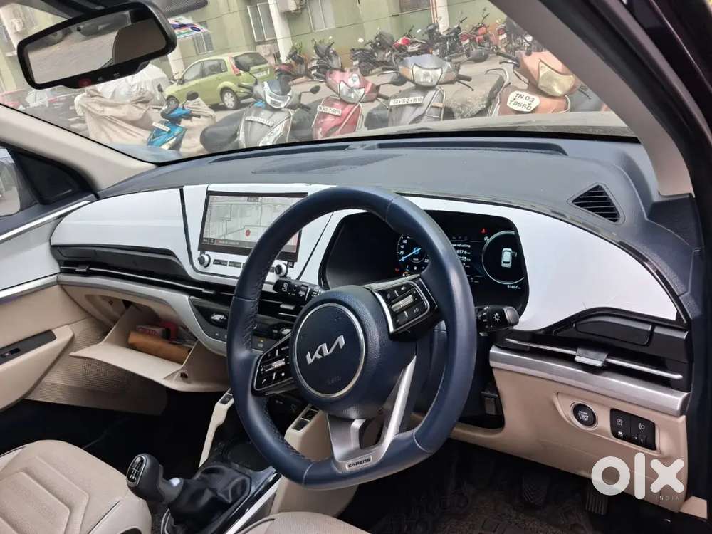 Kia Carens 2024 Diesel Well Maintained