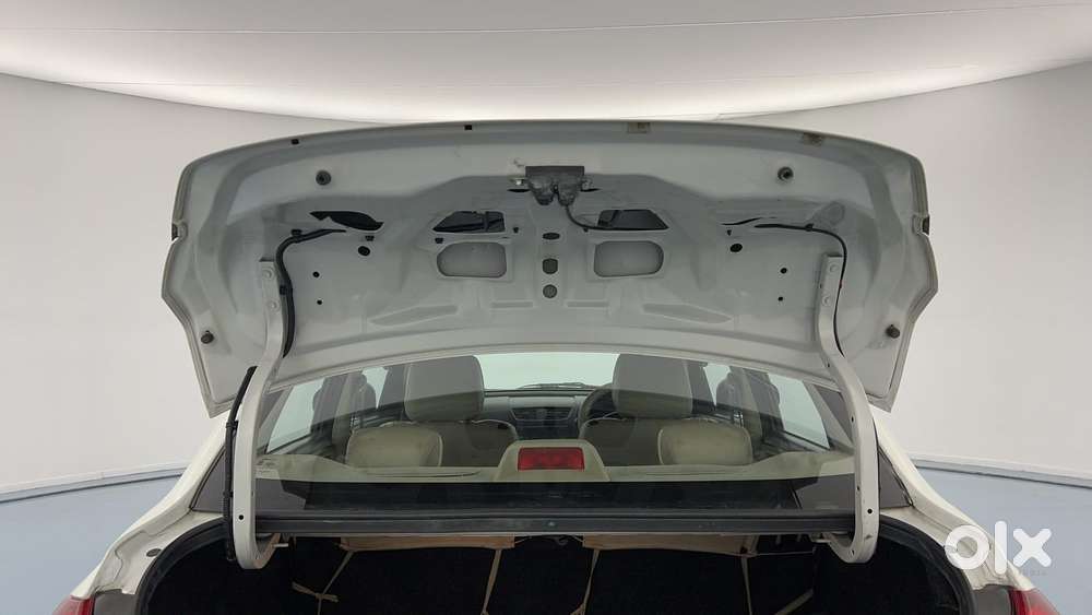 Maruti Suzuki Swift Dzire 1.3 Vxi, 2016, Petrol