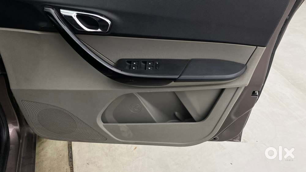Tata Tiago 1.2 Revotron Xza, 2017, Petrol