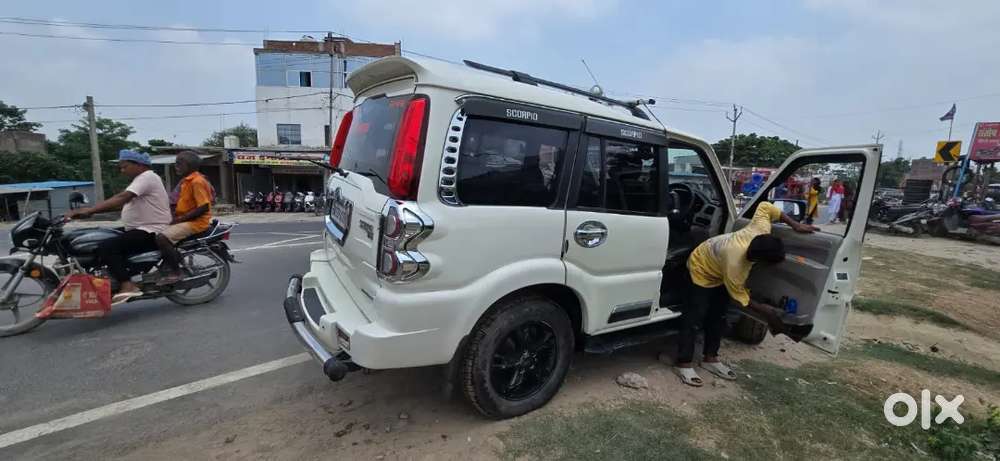 Mahindra Scorpio S10 2017 Model