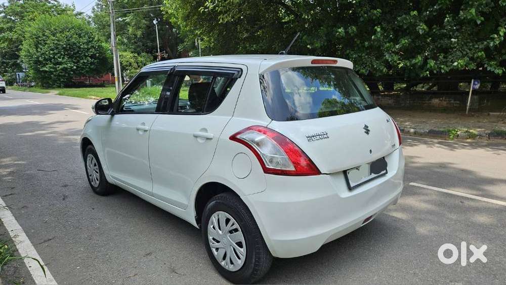 Maruti Suzuki Swift Vxi + Manual, 2015, Petrol