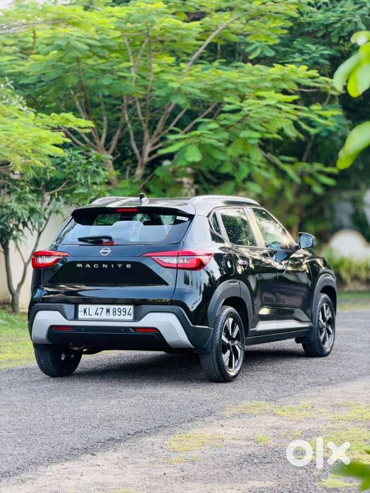 Nissan Magnite N-connecta Mt, 2025, Petrol